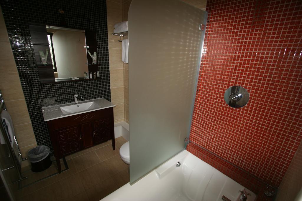 The Plough Inn Pocklington Room photo
